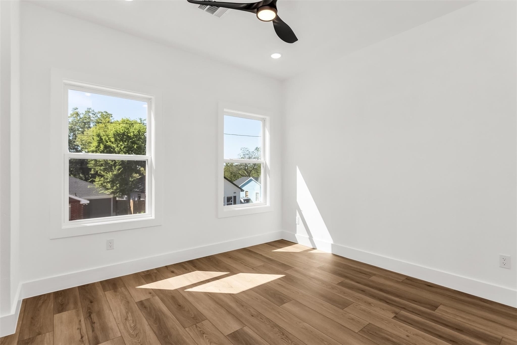 300 Henry Street - Photo 20