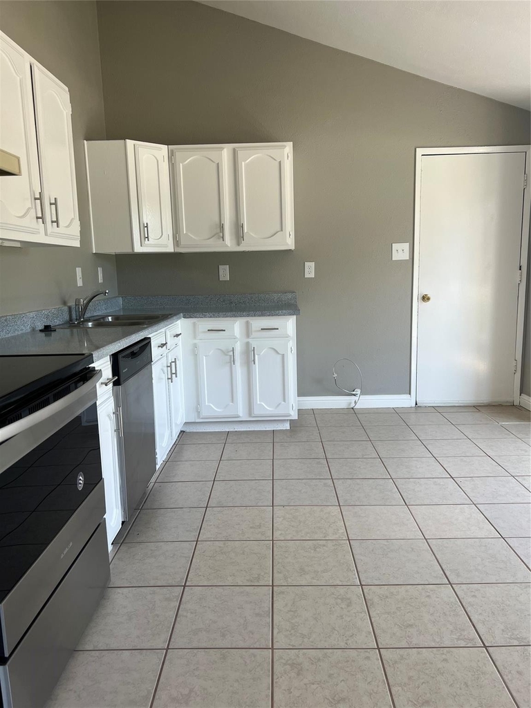 2101 Pennington Drive - Photo 3