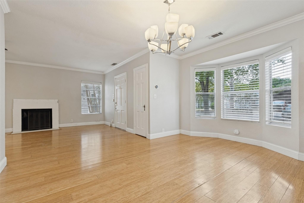 8714 Forest Hills Boulevard - Photo 7