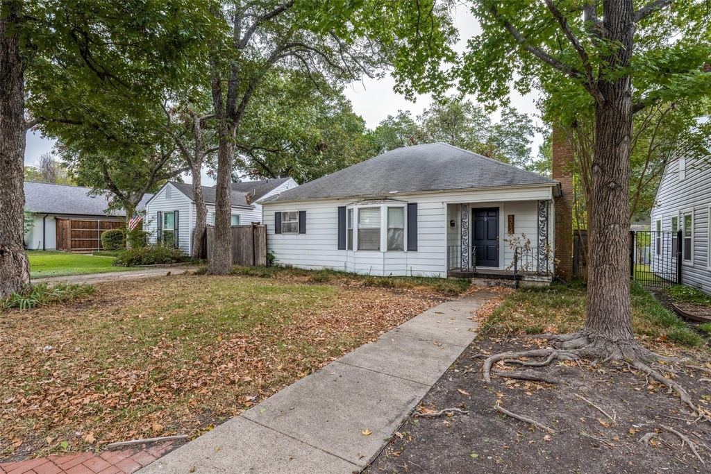 8714 Forest Hills Boulevard - Photo 1