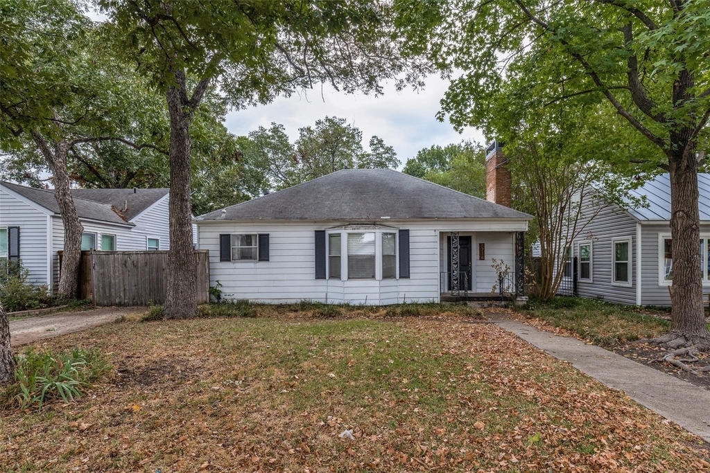 8714 Forest Hills Boulevard - Photo 0