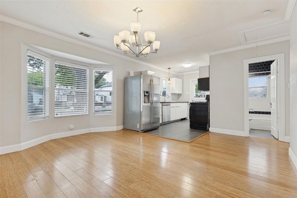 8714 Forest Hills Boulevard - Photo 13