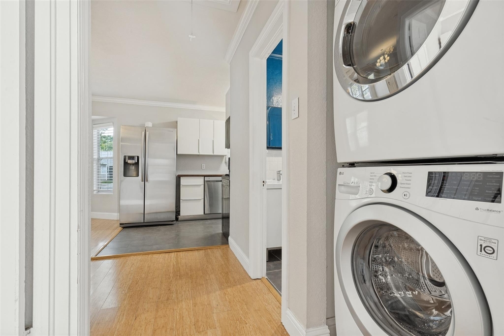 8714 Forest Hills Boulevard - Photo 16