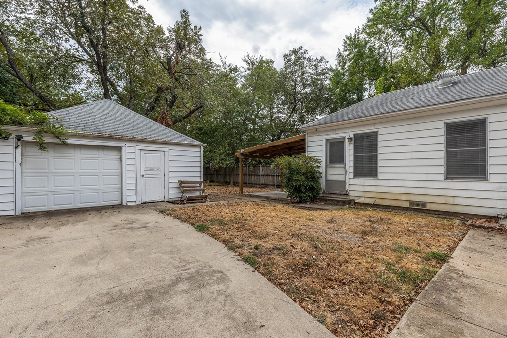 8714 Forest Hills Boulevard - Photo 19