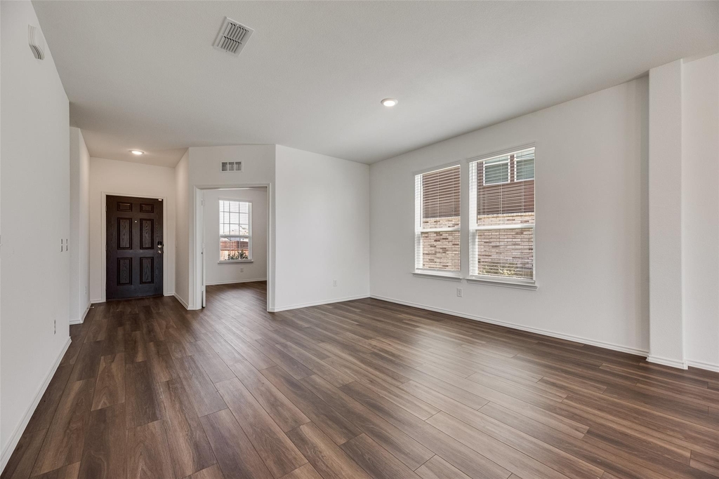 711 Puma Street - Photo 9