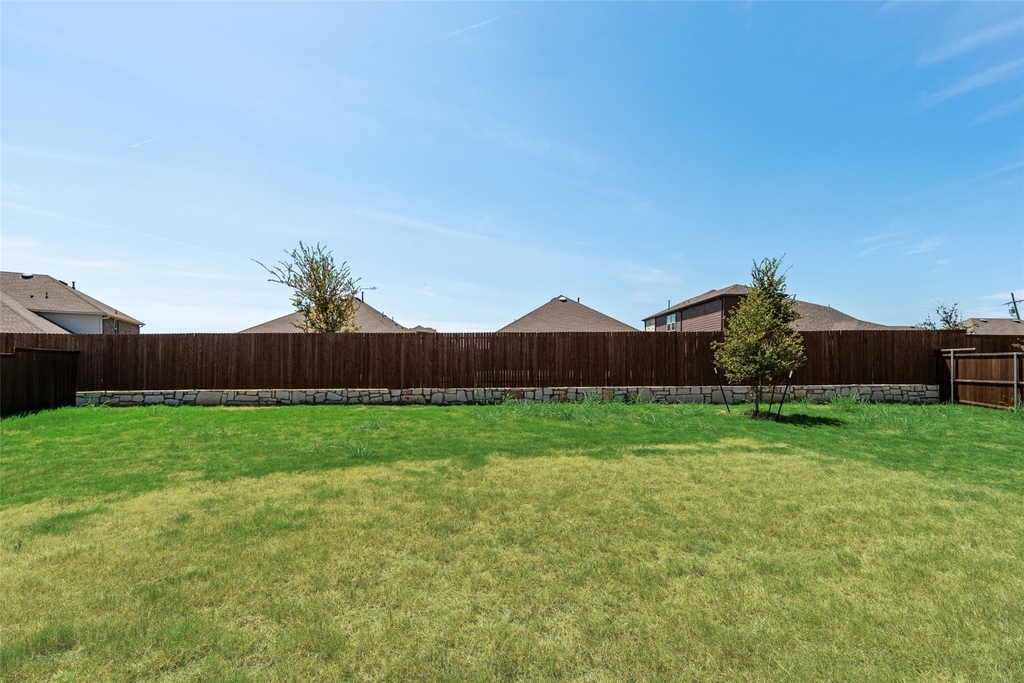 711 Puma Street - Photo 29