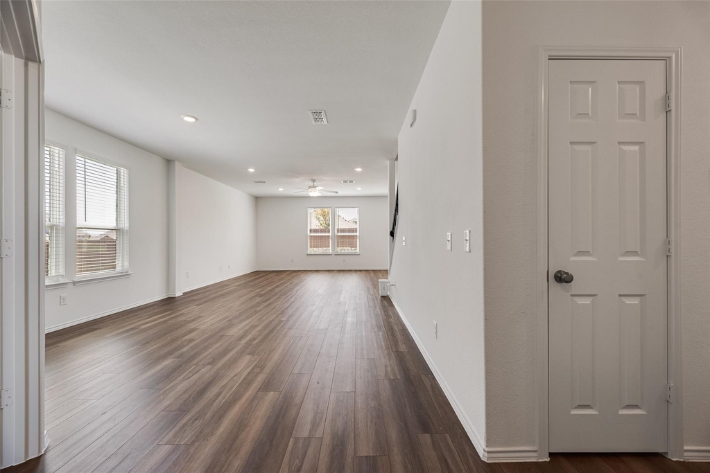 711 Puma Street - Photo 7
