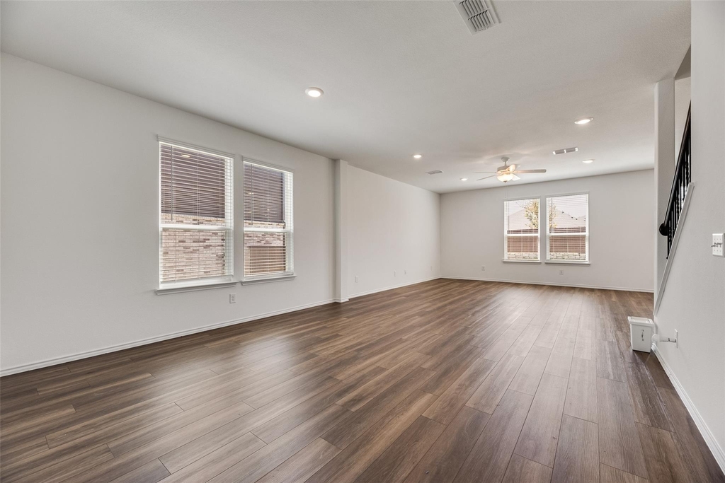 711 Puma Street - Photo 8