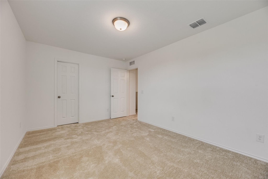 711 Puma Street - Photo 15