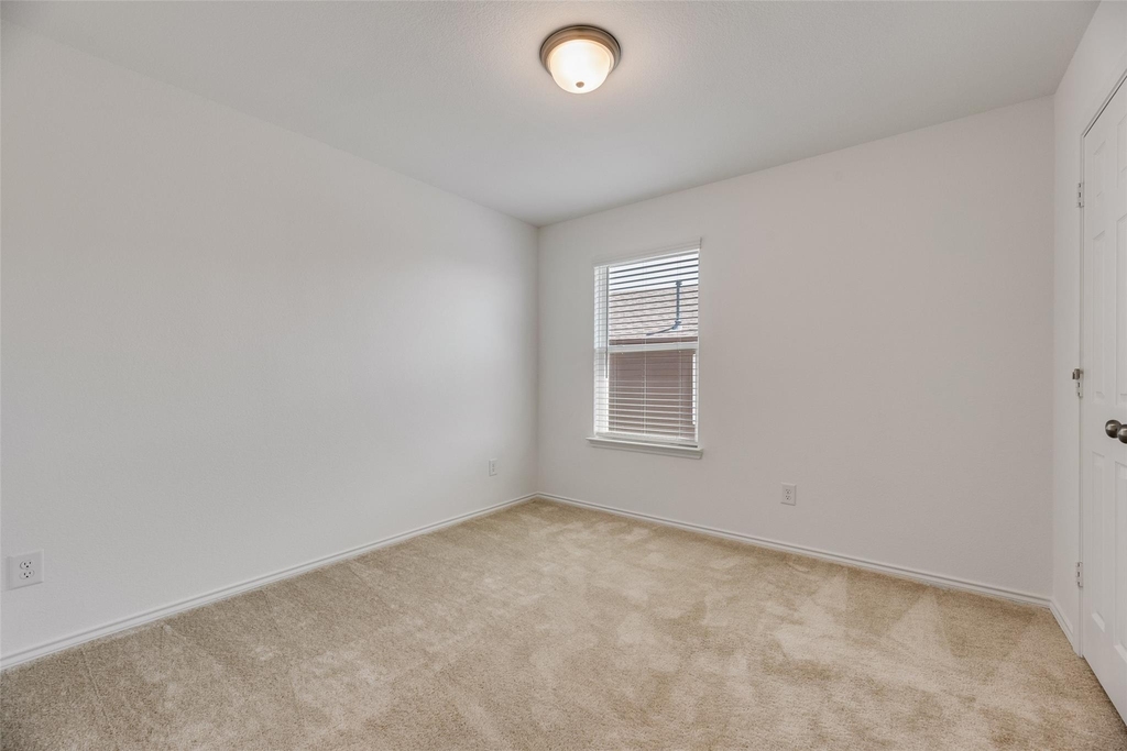 711 Puma Street - Photo 18