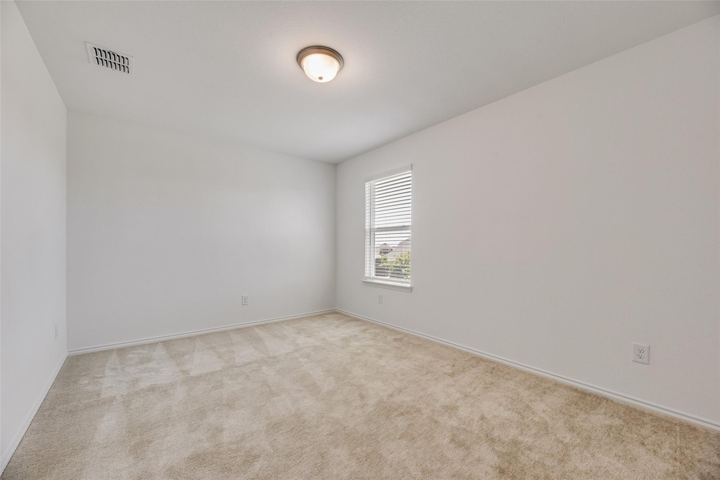 711 Puma Street - Photo 16