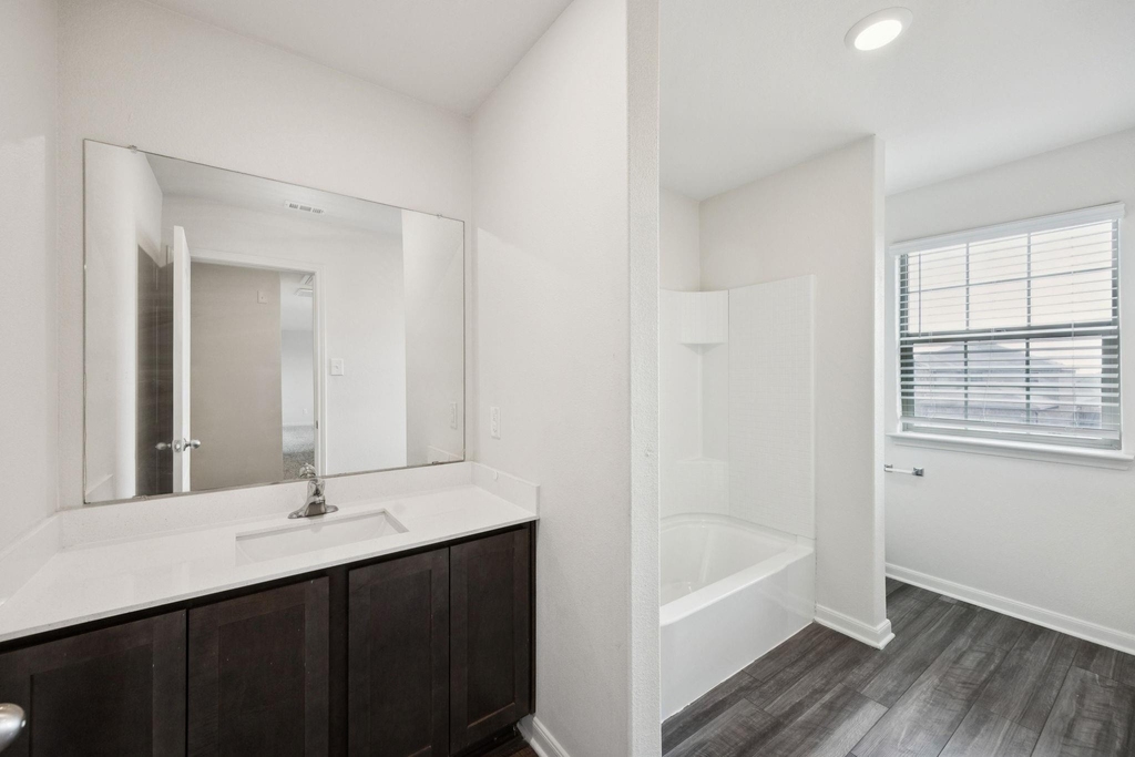 817 Mallorie Lane - Photo 4