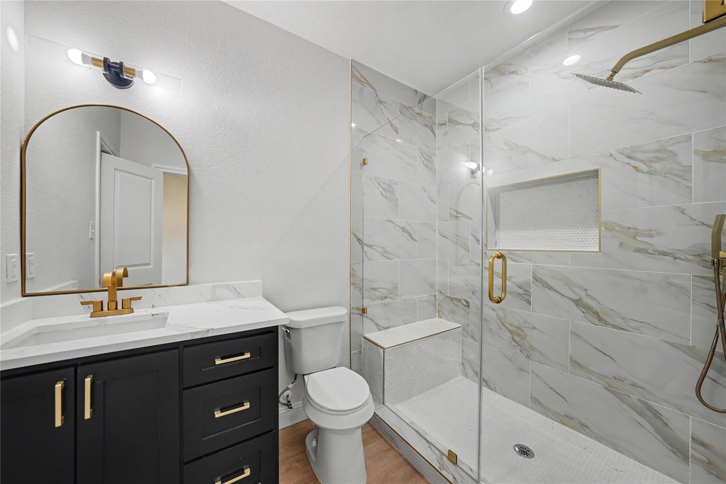 817 Stamps Avenue - Photo 9