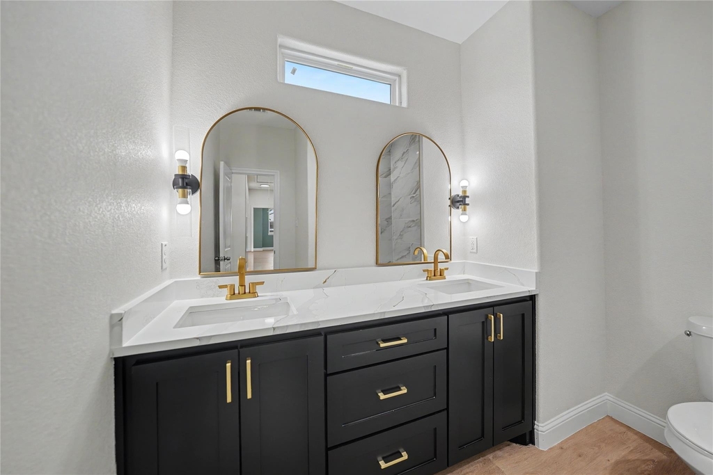 817 Stamps Avenue - Photo 13