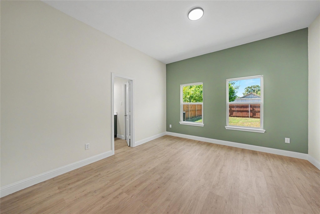 819 Stamp Avenue - Photo 6