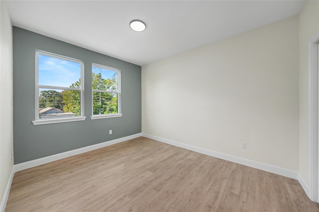 819 Stamp Avenue - Photo 10
