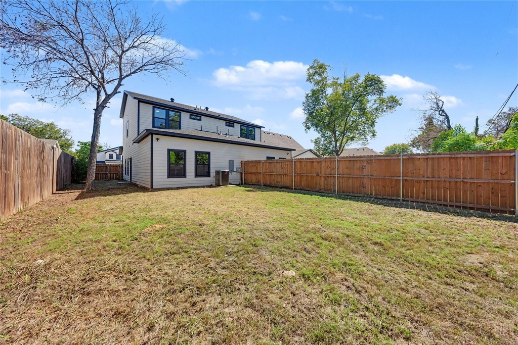 819 Stamp Avenue - Photo 15