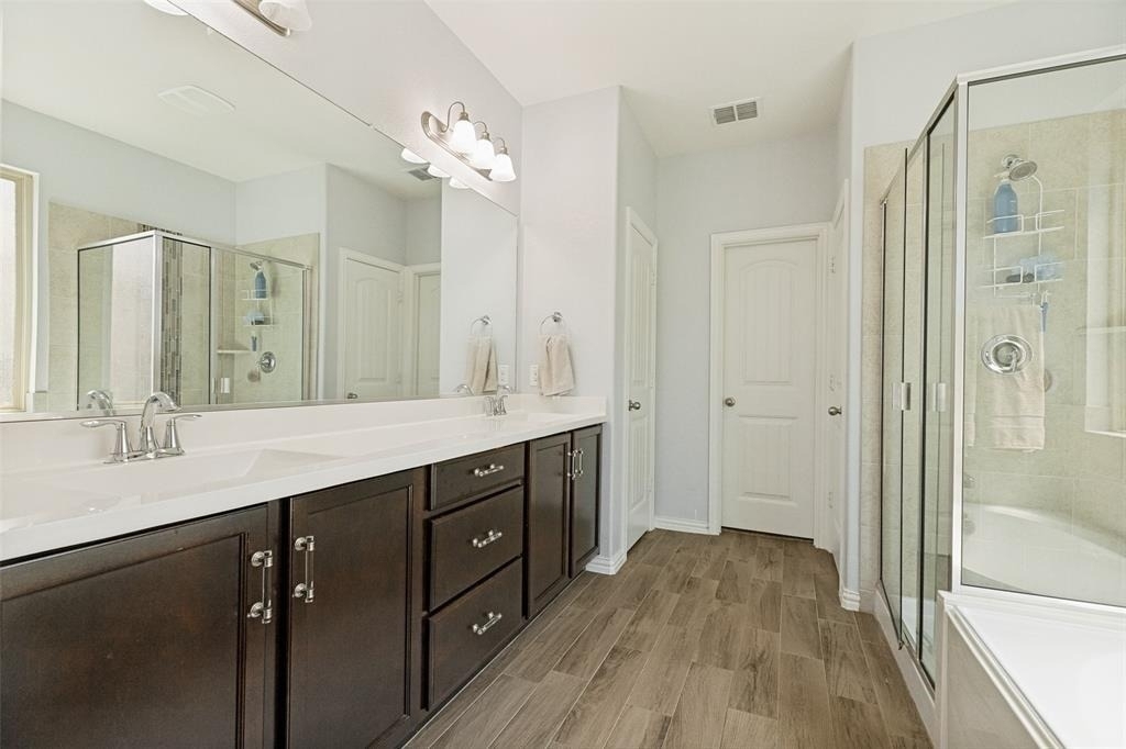 818 Black Hawk Drive - Photo 8