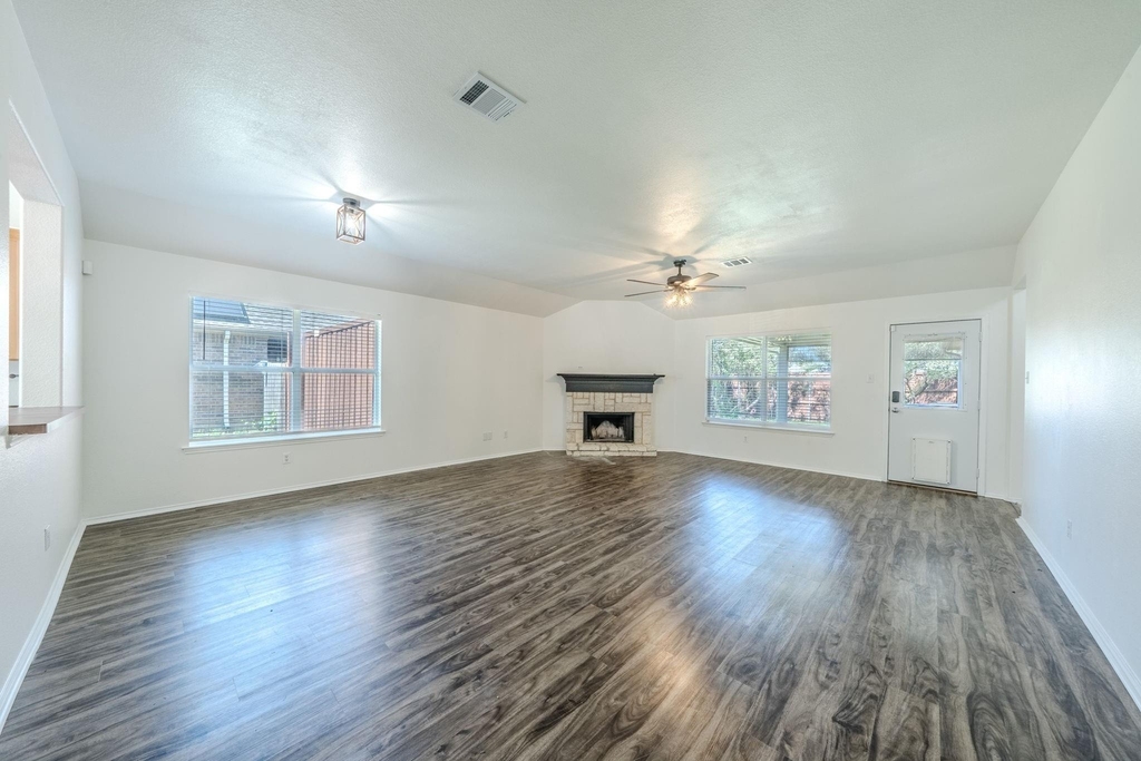 117 Shadybrook Drive - Photo 2
