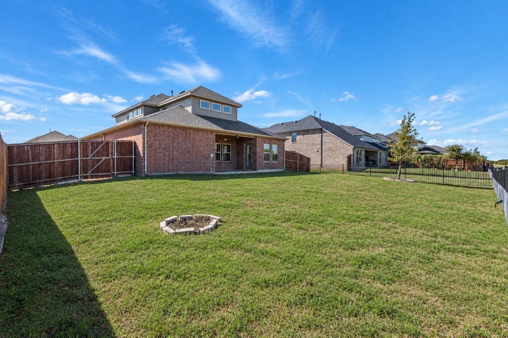 1536 Estivella Drive - Photo 25