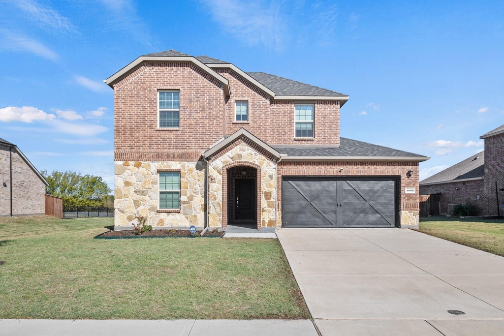 1536 Estivella Drive - Photo 1