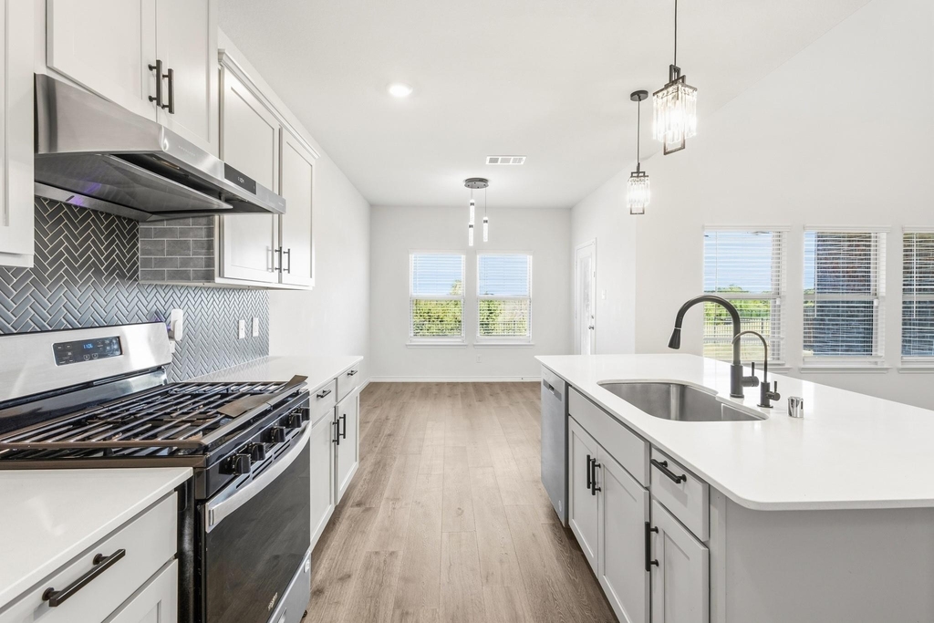 1536 Estivella Drive - Photo 9
