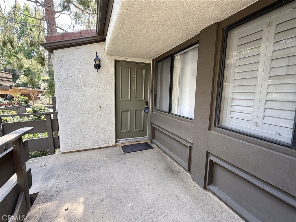 22734 Lakeway Drive - Photo 2