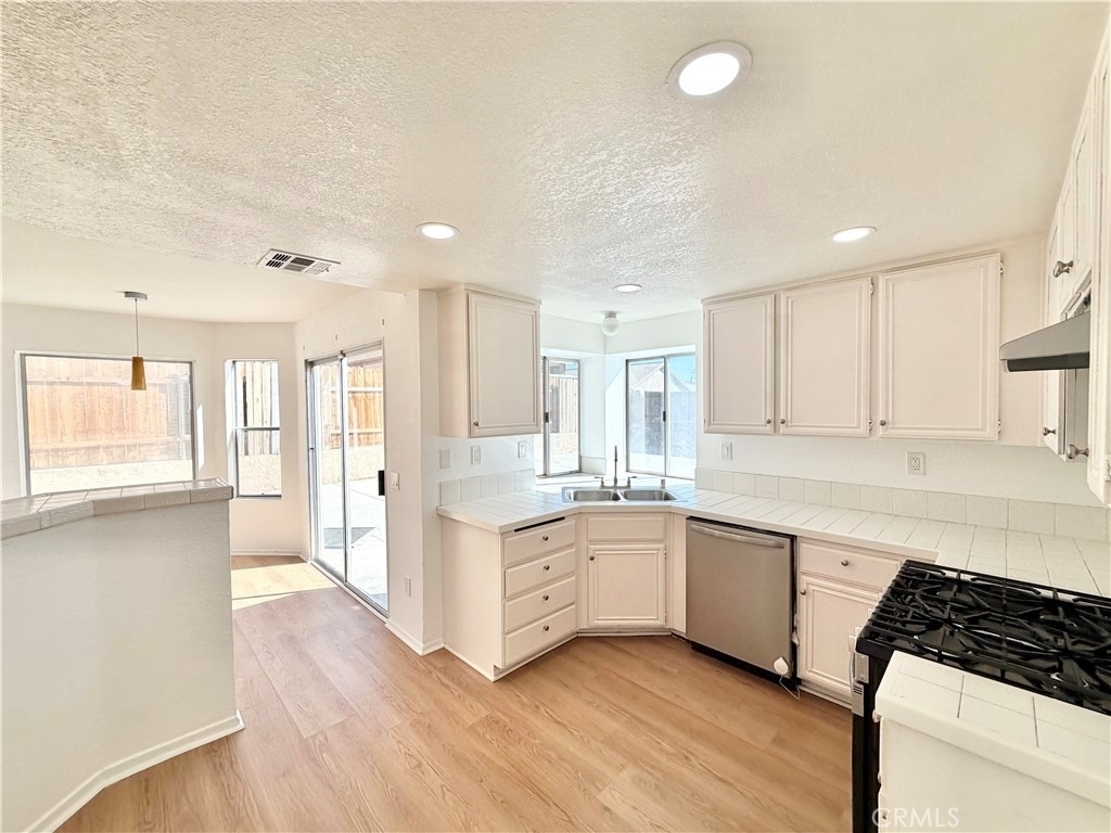 26121 Coronada Drive - Photo 17