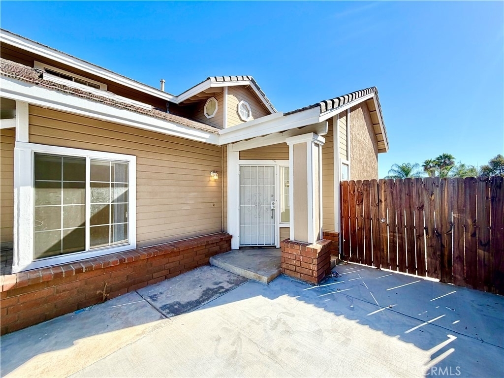 26121 Coronada Drive - Photo 3