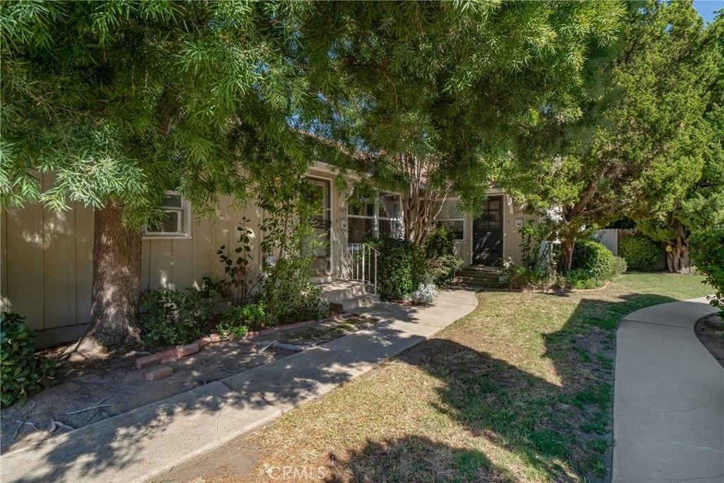 5424 Kester Avenue - Photo 0