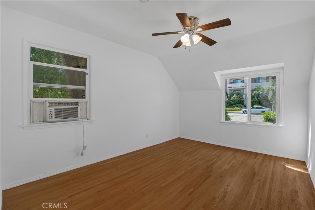 5424 Kester Avenue - Photo 10
