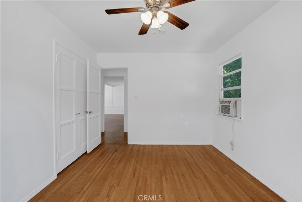 5424 Kester Avenue - Photo 11
