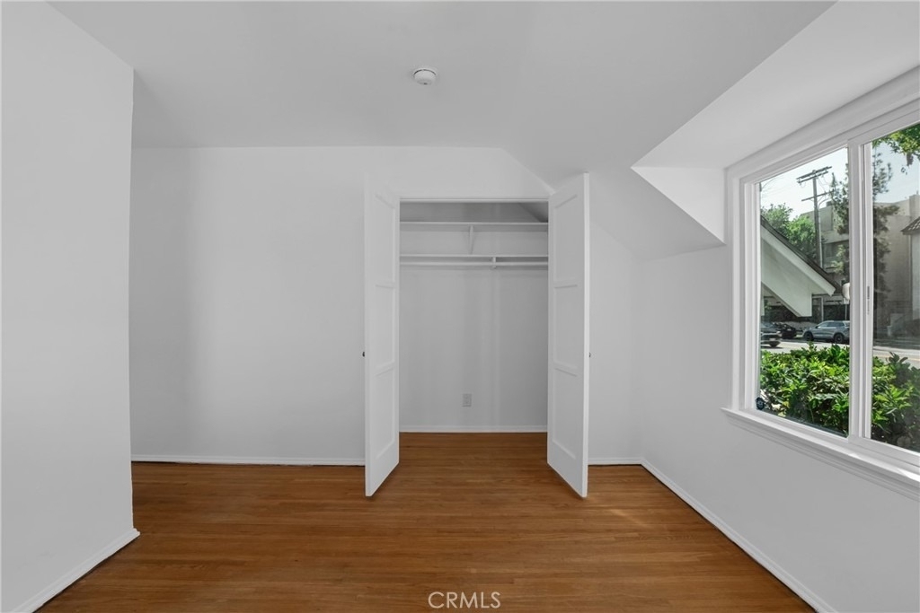 5424 Kester Avenue - Photo 14