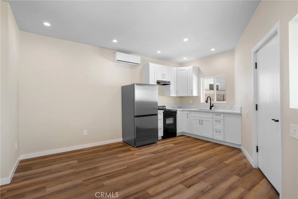 908 E Maple - Photo 5