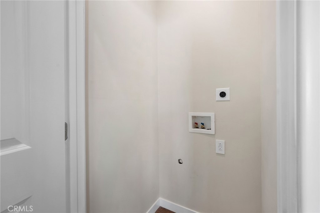 908 E Maple - Photo 10