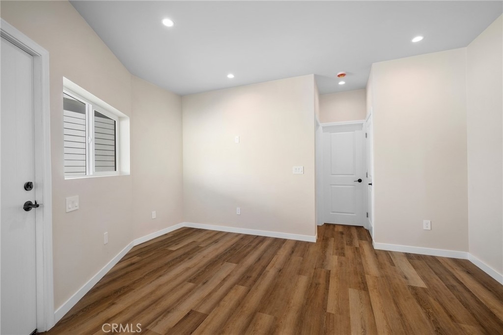 908 E Maple - Photo 3