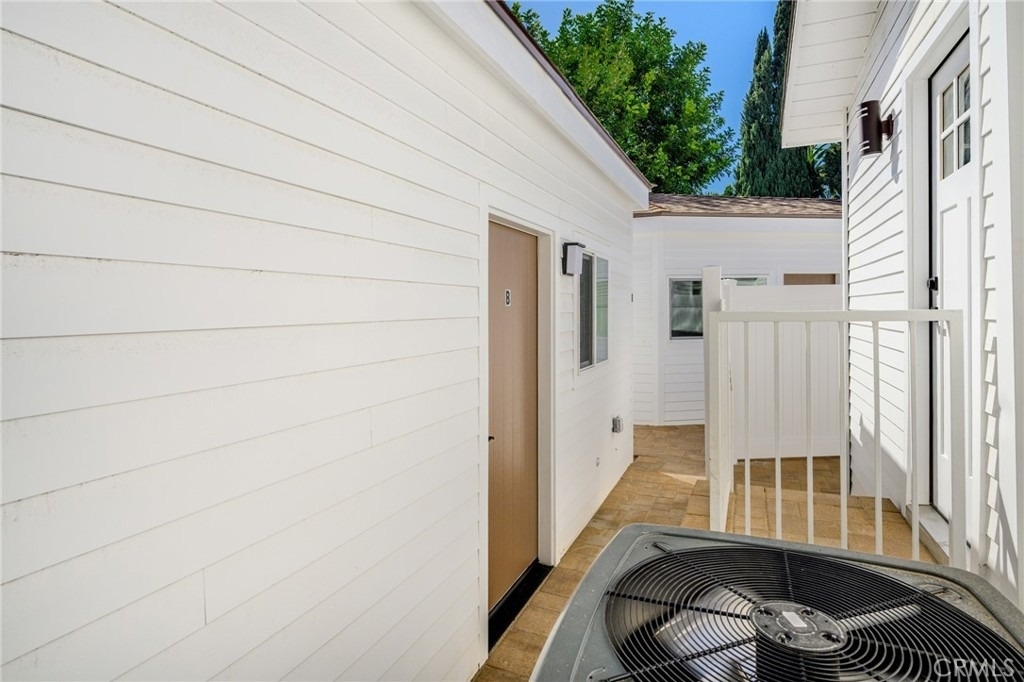 908 E Maple - Photo 1
