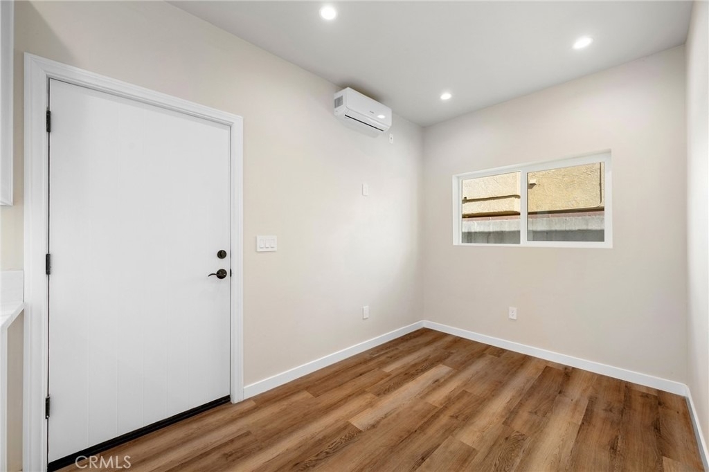 908 E Maple - Photo 4