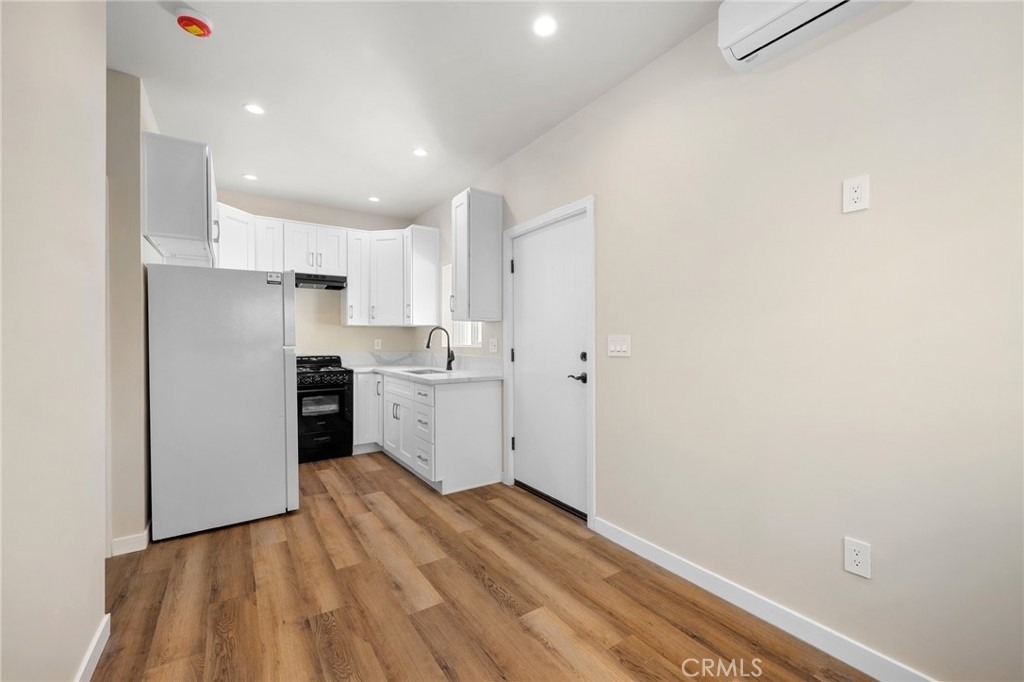 908 E Maple - Photo 5