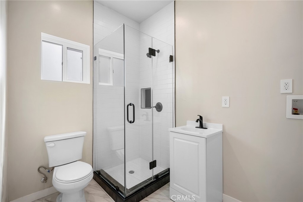 908 E Maple - Photo 11