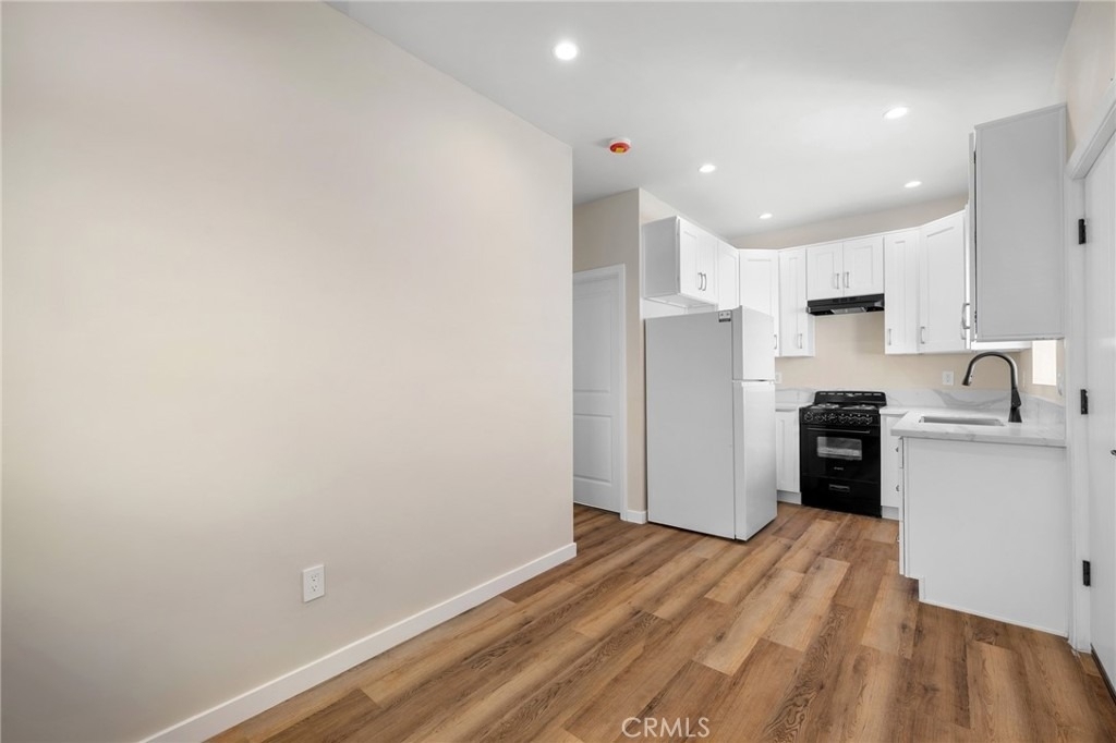 908 E Maple - Photo 6