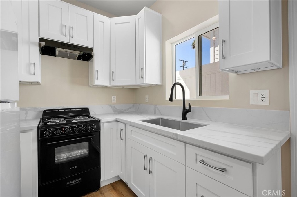 908 E Maple - Photo 8