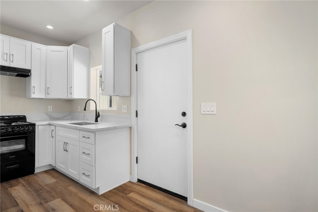 908 E Maple - Photo 2