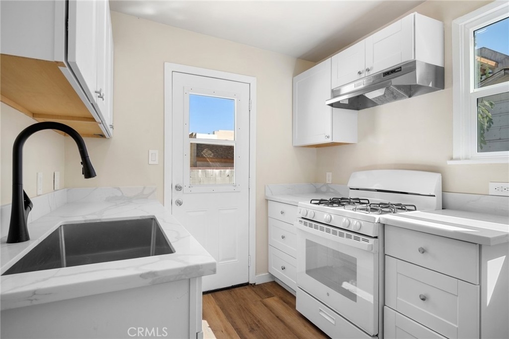 908 E Maple - Photo 7