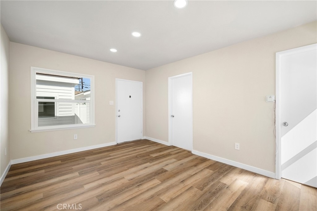 908 E Maple - Photo 4