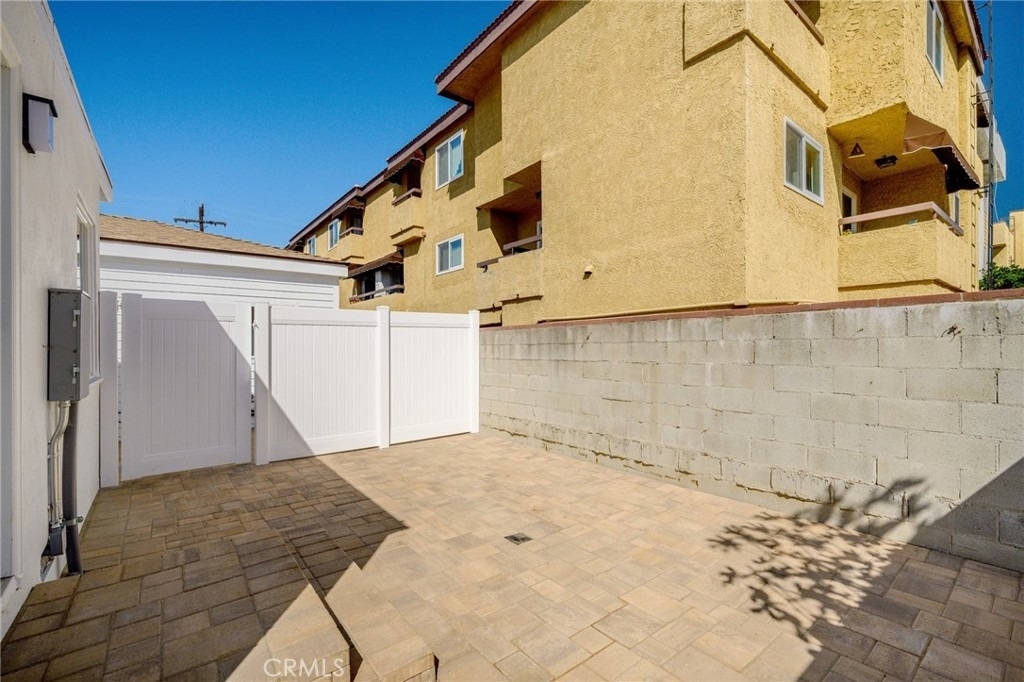 908 E Maple - Photo 14