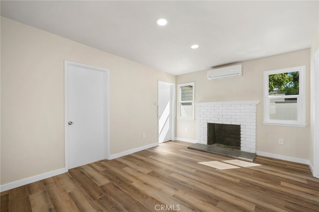 908 E Maple - Photo 3