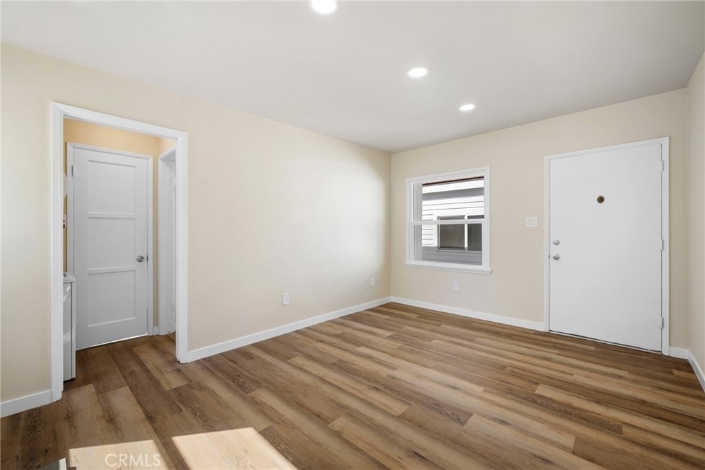 908 E Maple - Photo 5