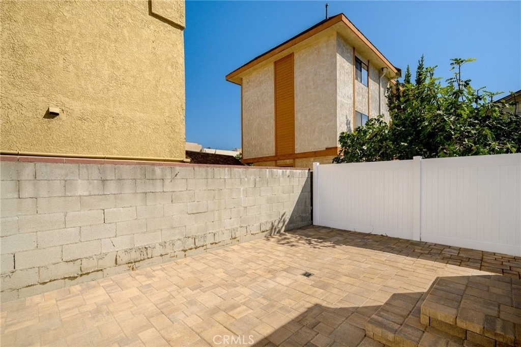 908 E Maple - Photo 15