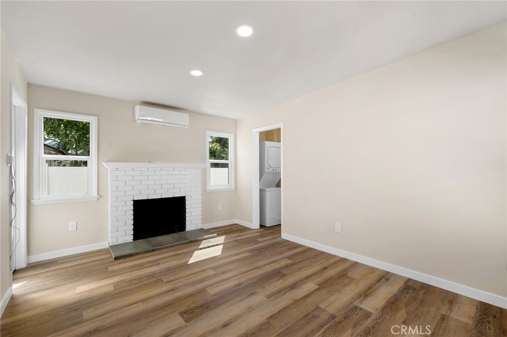 908 E Maple - Photo 2